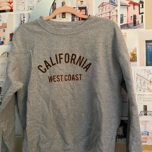 Pretty Little Thing California West Coast grey crewneck